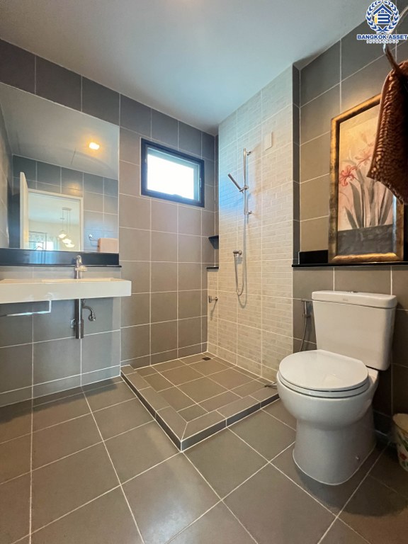 *****บ้านเดี่ยวมือสอง โครงการ สราญสิริ ติวานนท์-แจ้งวัฒนะ เนื้อที่ 58 ตร.ว. ฟังก์ชัน 3 ห้องนอน 3 ห้องน้ำ 2 ที่จอดรถ เจ้าของเดิมดูแลดีมาก ภายในพร้อมอยู่ โครงการบนทำเลใกล้เมือง เชื่อมต่อถนนแจ้งวัฒนะ ถนนติวานนท์ ใกล้จุดขึ้นทางด่วน "ศรีสมาน"